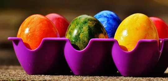 Oeuf de Pâques Entre mots et mouvements